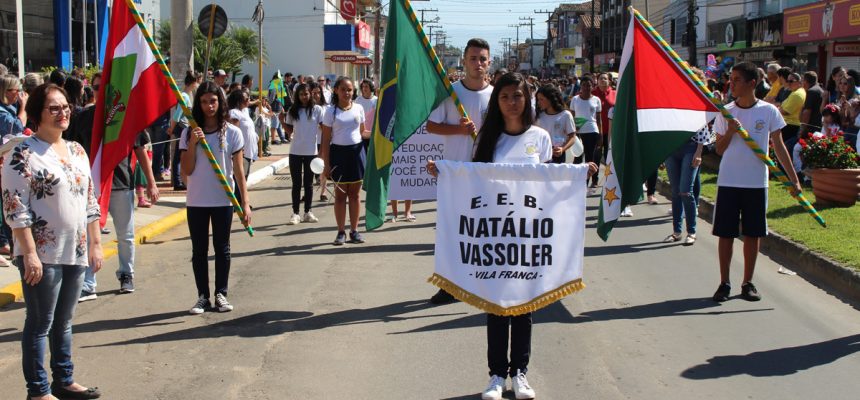 desfile-civico-forquilhinha-arquivo-1