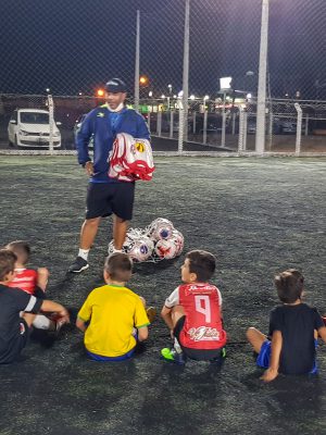 dme-promove-treino-de-futebol-para-criancas-de-6-a-16-anos-neste-sabado