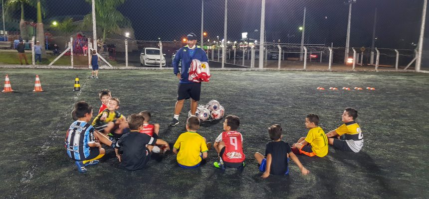 dme-promove-treino-de-futebol-para-criancas-de-6-a-16-anos-neste-sabado