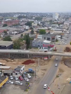 transito-entorno-do-viaduto-foto-divulgacao-decom